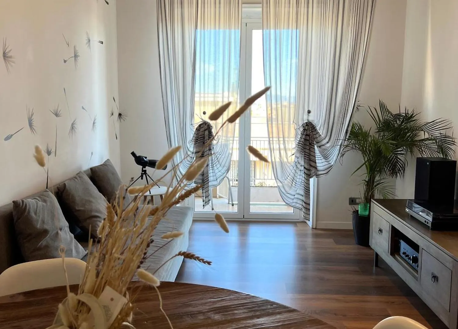 Eufonia Vinyl Friendly Apartment  Rome