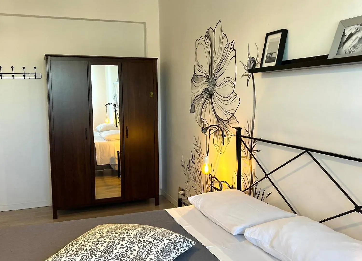 Eufonia Vinyl Friendly Apartment