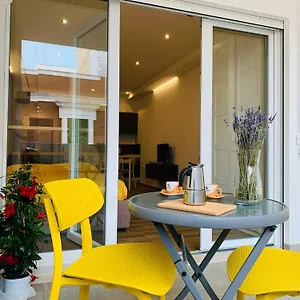Domus13-with Private Parking Apartament Bari